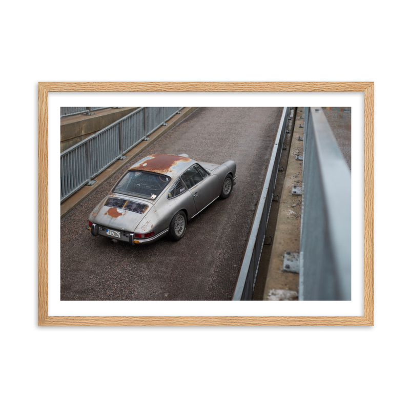 “In Rust I Trust” Porsche 912 Framed Print – 50×70 cm, Oak