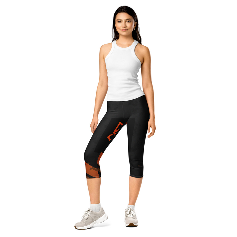 Apex Fox Capri Leggings — White / XS