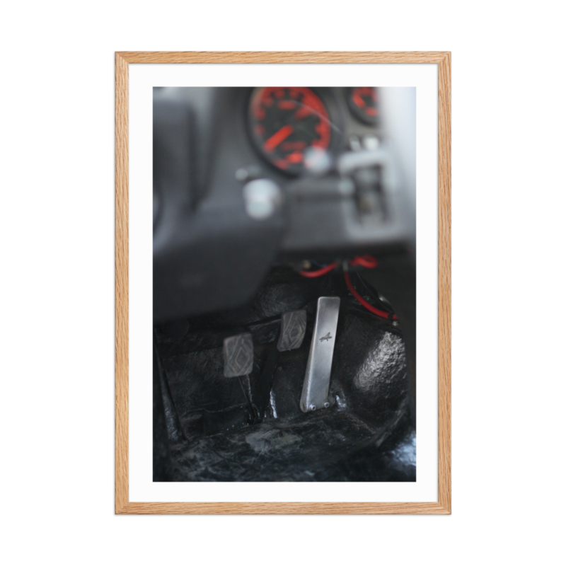 Renault Alpine A310 Gas Pedal – Framed Print – 50×70 cm, Oak