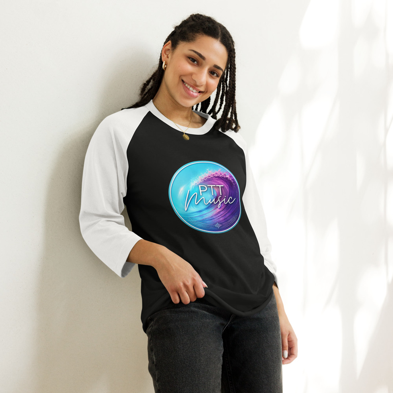 3/4 sleeve raglan shirt