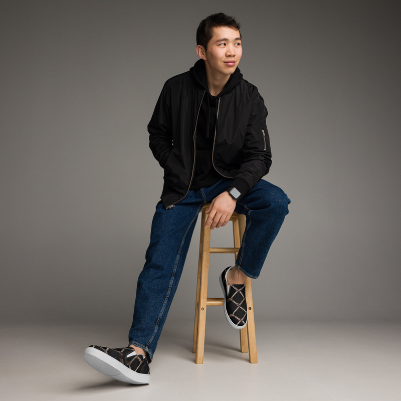 "Knot Ease" Men's Slip-On Canvas Shoes