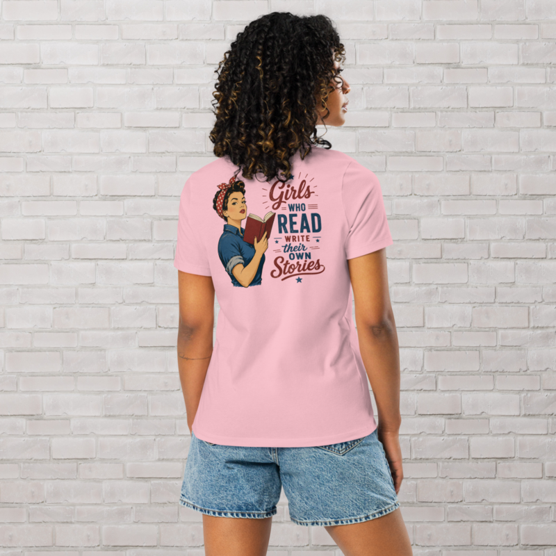Girls Who Read Women's Relaxed T-Shirt – M, Pink