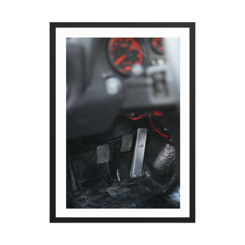Renault Alpine A310 Gas Pedal – Framed Print – 50×70 cm, Black