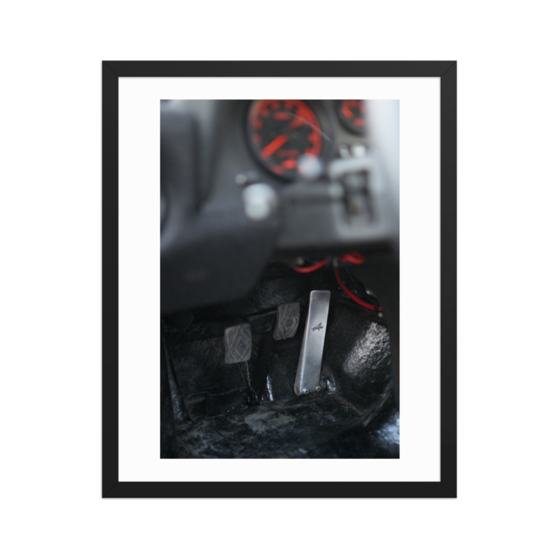 Renault Alpine A310 Gas Pedal – Framed Print – 40×50 cm, Black