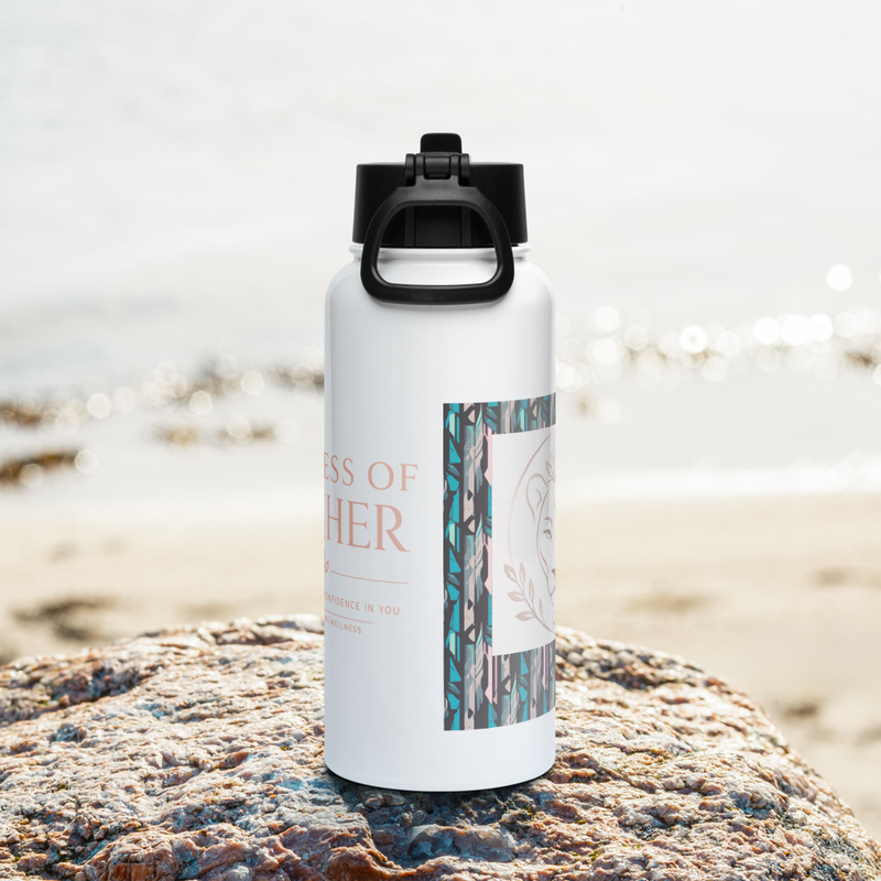 PowHer™ Stainless steel water bottle with a straw lid