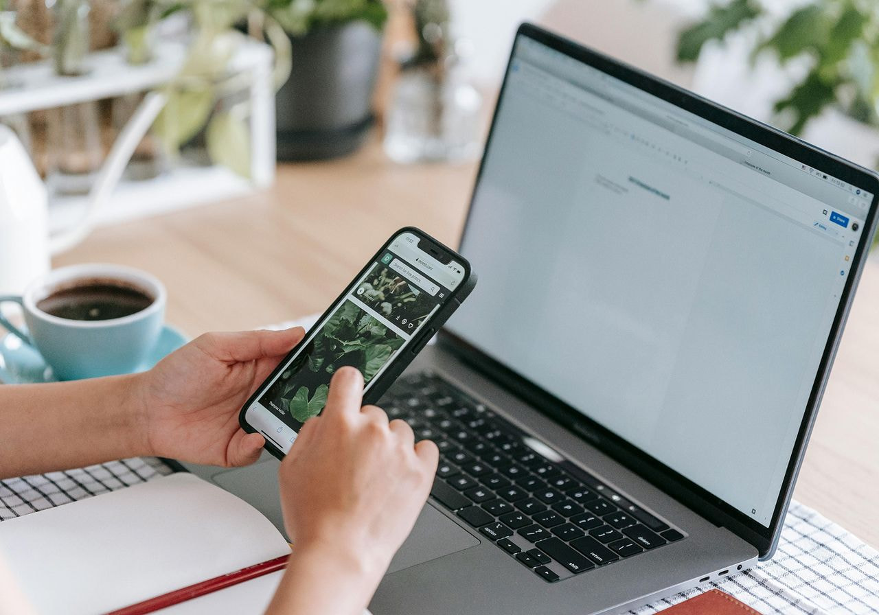 Visual instructions for utilizing a website builder to design and launch a personal or business website.