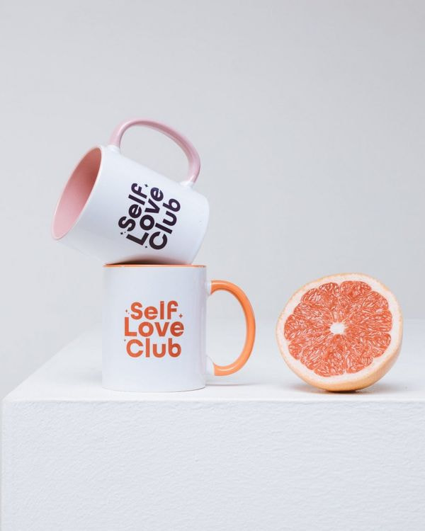 Mugs with color inside