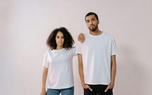 Polyester ou coton : quel tissu choisir pour vos T-shirts ?​