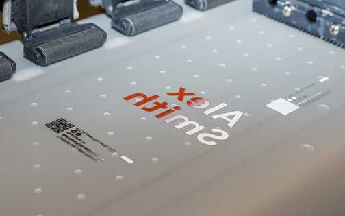 DTF printing vs screen printing: Which method fits your brand?