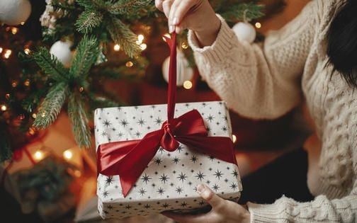 Personalisierte Weihnachtsornamente: 13 einzigartige Ideen