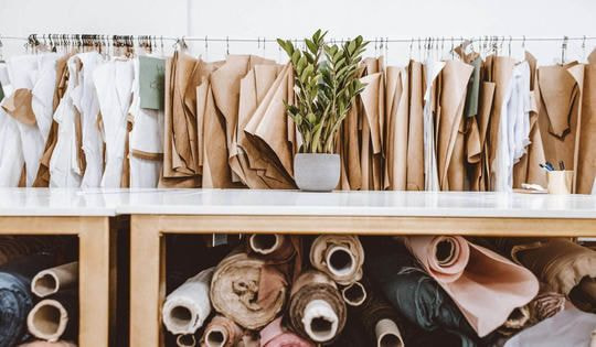 Tela pelo beige para ropa y complementos de mujer y de niños