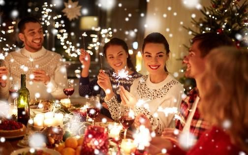 43 Things to sell on Christmas to skyrocket holiday sales