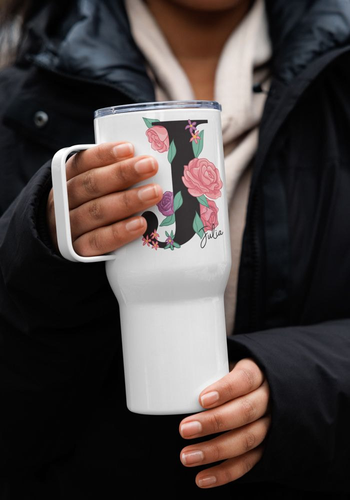 Travel mug with a handle